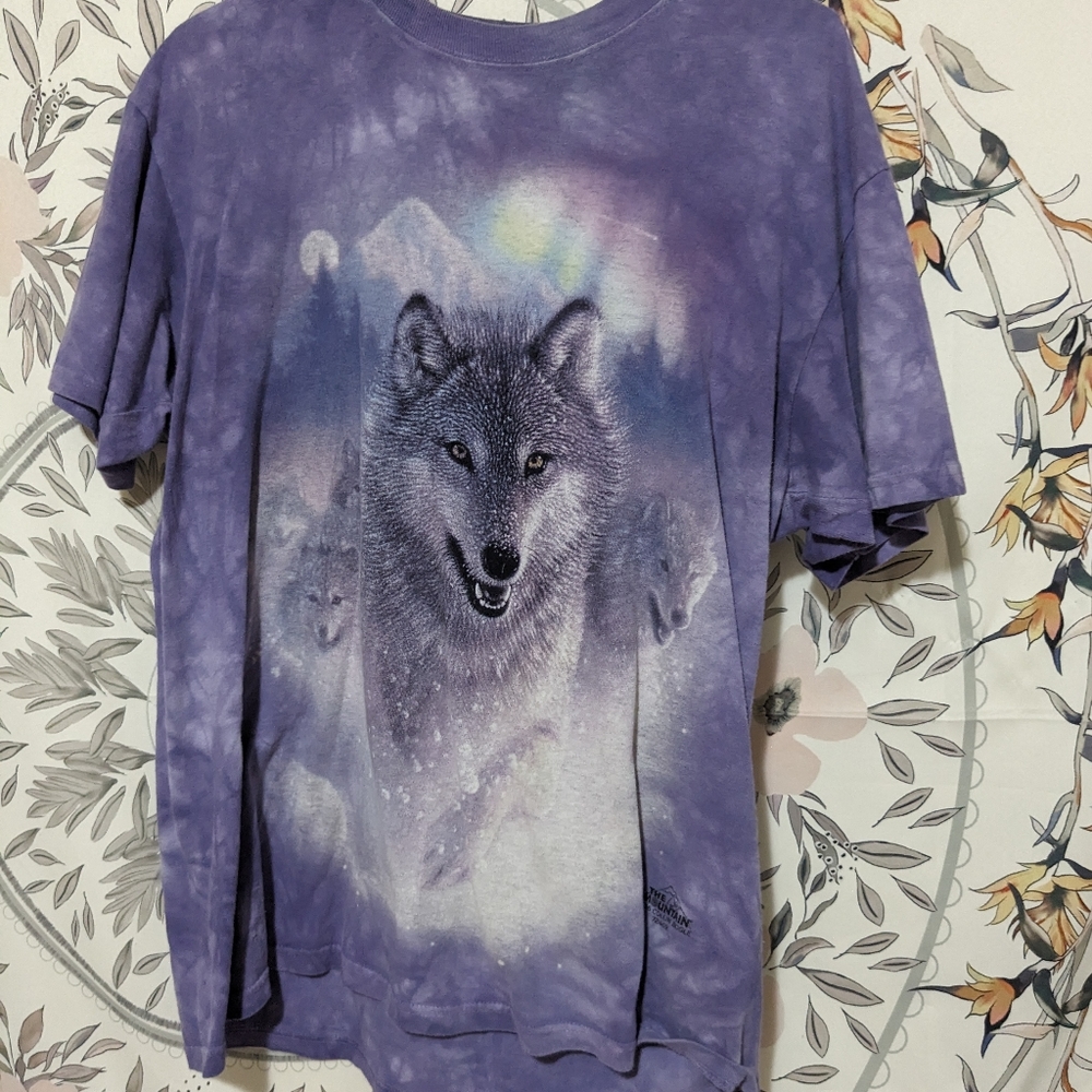 Wolf Tee